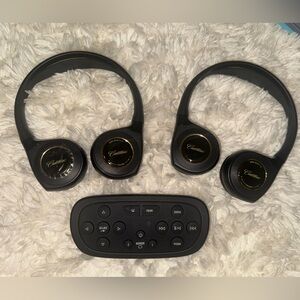 2013- 2016 Cadillac SRX rear seat blu-ray DVD headphones and remote never used